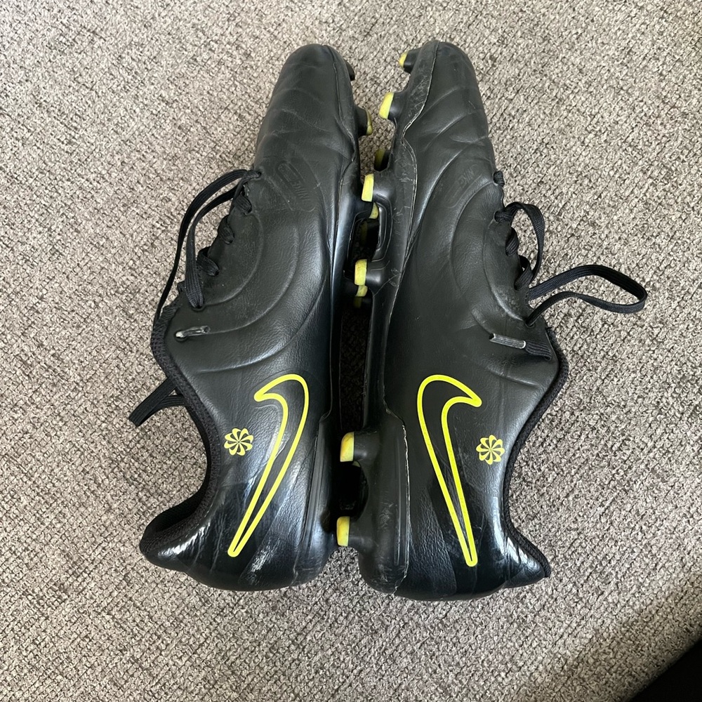 Nike Kids Black and Yellow Football Cleats